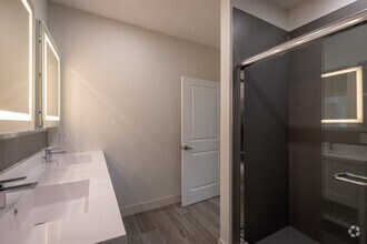 2BR, 2BA - 1,207SF - 110 Washington