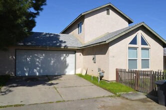 Building Photo - 1055 Vermont Ave