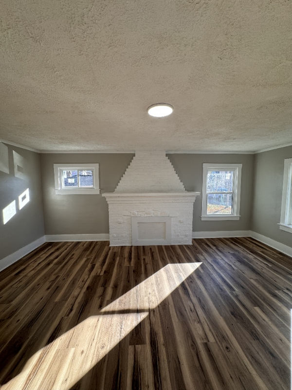 Building Photo - 208 W Brown Ave