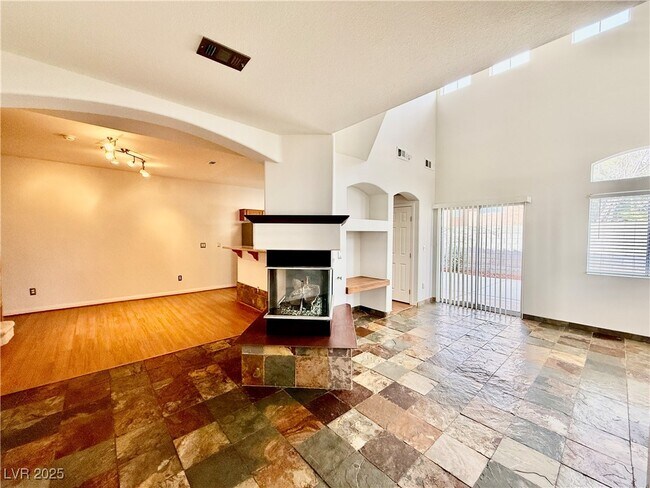 Foto del edificio - 1802 Ellisworth Pl