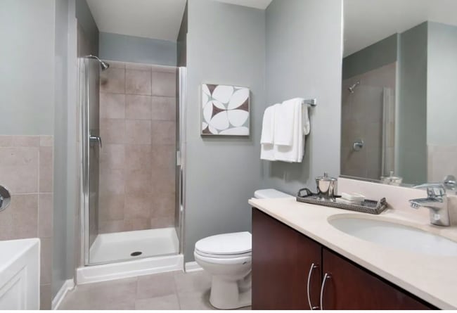 Building Photo - 6 E 9th St