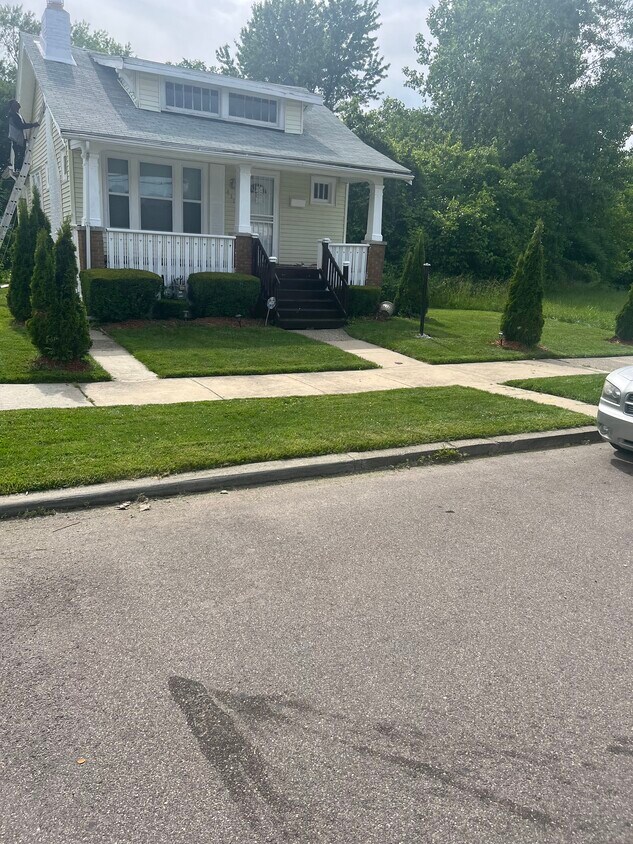 Primary Photo - 411 Ashland St