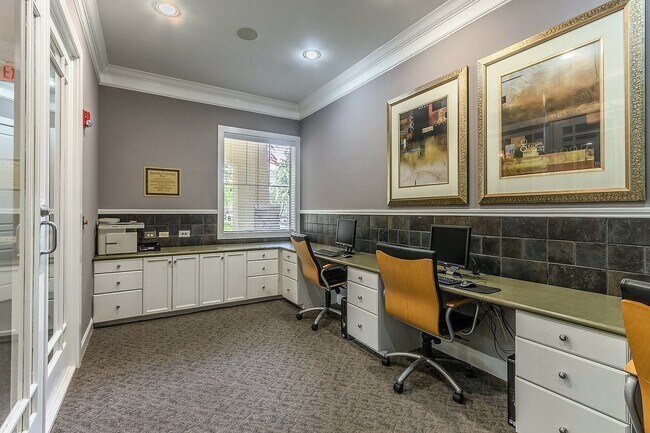 Centro de negocios diseñado para la productividad - Grand Estates at Kessler Park