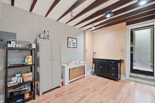 Building Photo - Updated Georgetown Two-Bedroom with All Utilities Included!