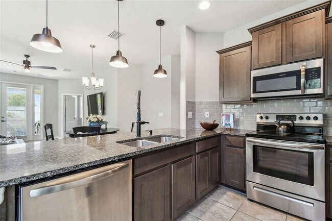 Building Photo - 5276 6th Way N