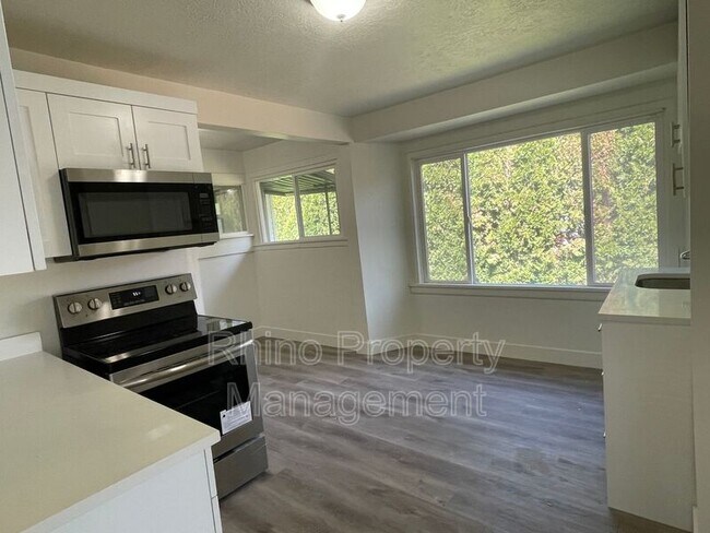 Foto del edificio - 757 E Scott Ave