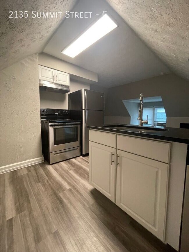 Foto del edificio - 2135 Summit St
