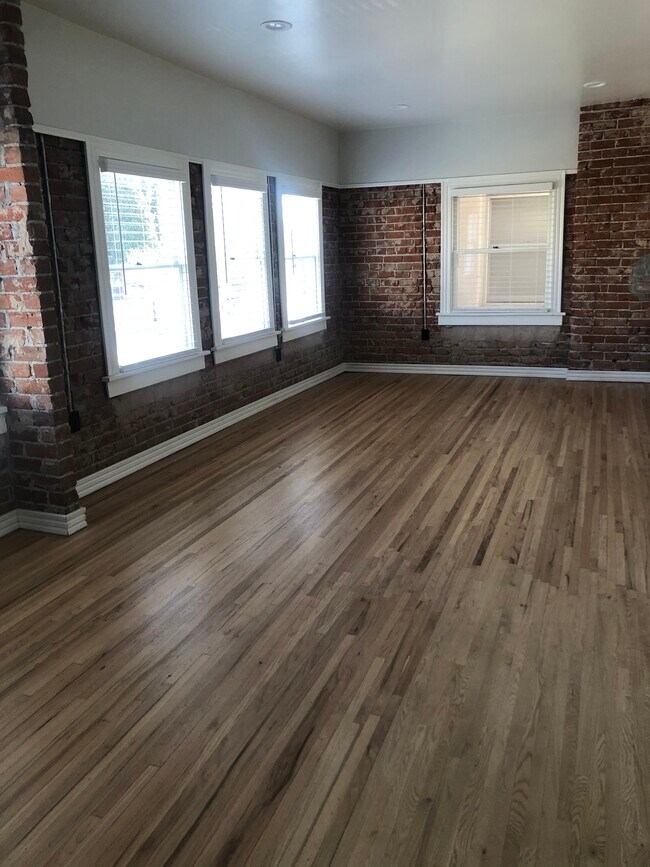 Foto del edificio - 71 E 13th St