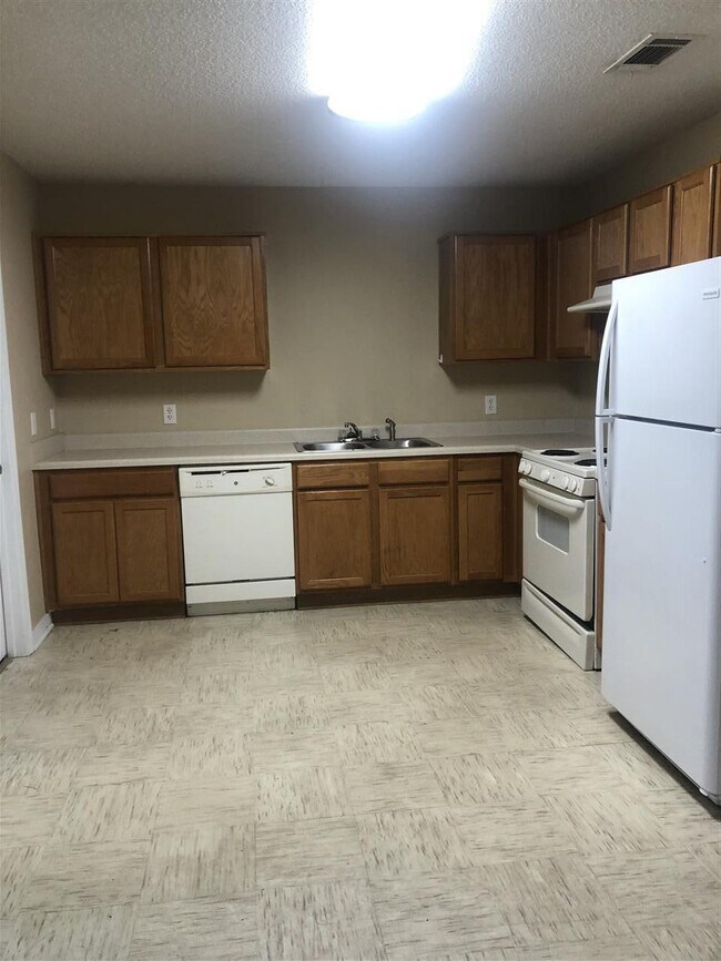 Foto del edificio - 10150 Cove Ave