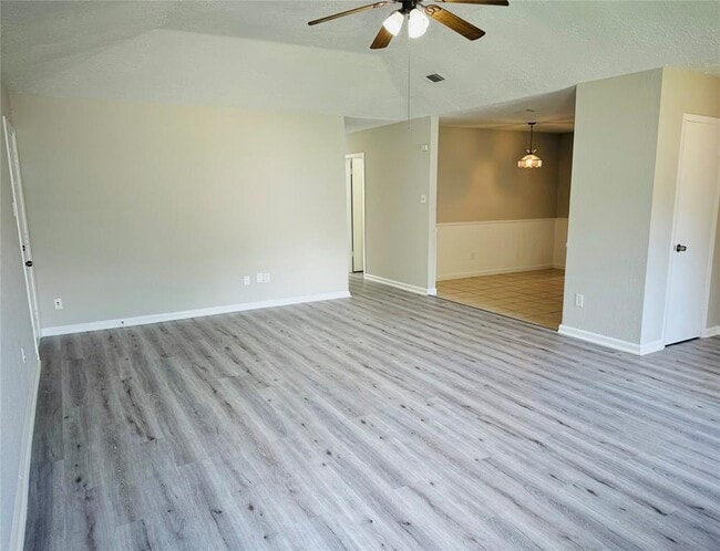 Foto del edificio - 15603 Raven Trail
