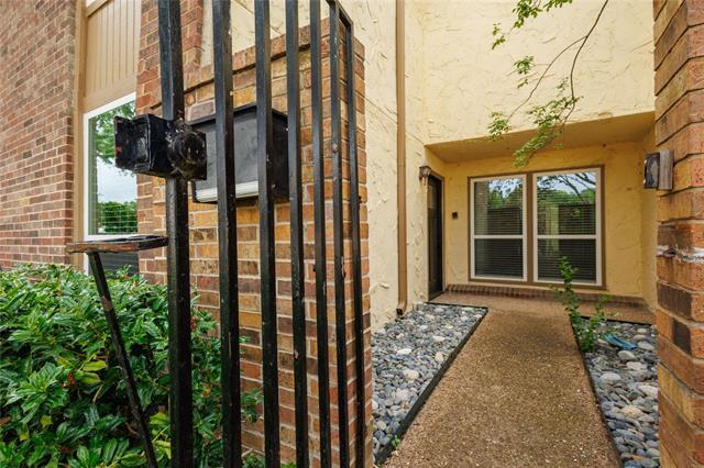 Foto del edificio - 9830 Bent Branch Ln