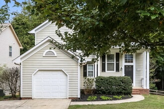 Building Photo - 7425 Hubbard Woods Rd