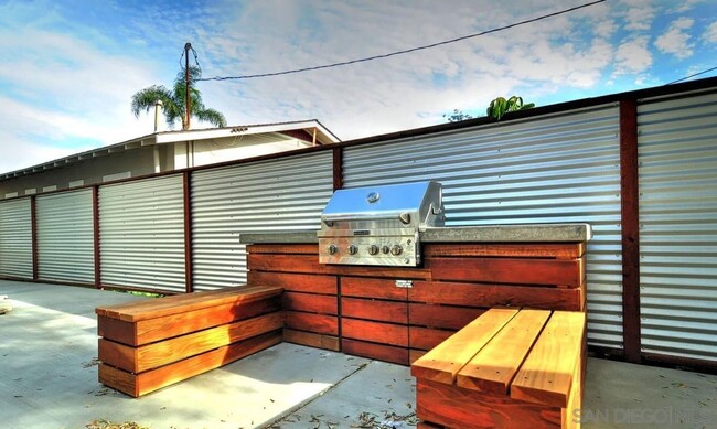 Building Photo - 3744 Bancroft St