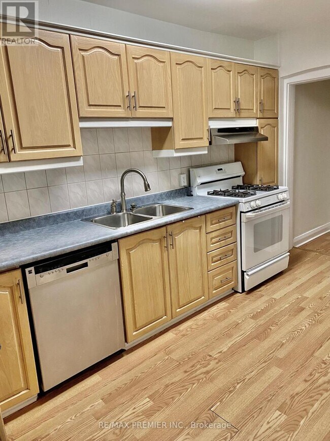 Building Photo - 34 Brownville Ave