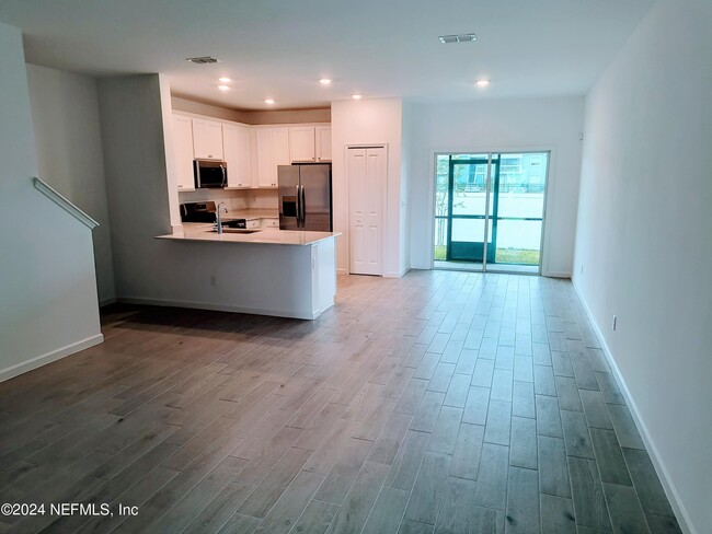 Building Photo - 6812 Golden Monarch Ave