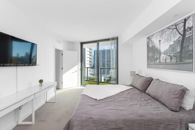Foto del edificio - 501 NE 31st St