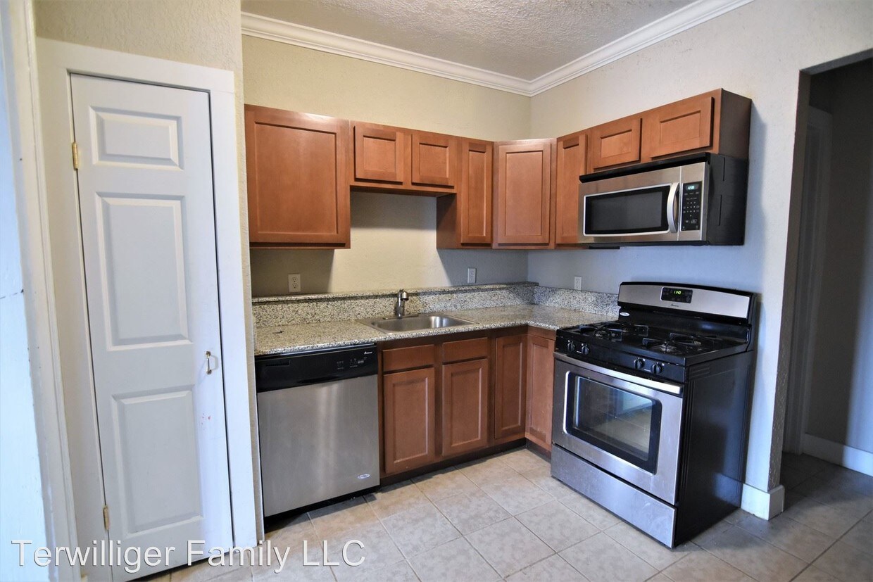 Building Photo - 1 br, 1 bath Apartment - 132 S Main