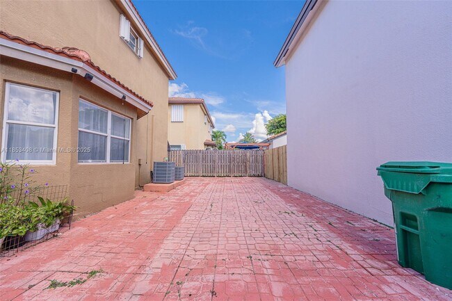 Foto del edificio - 9138 SW 167th Ct