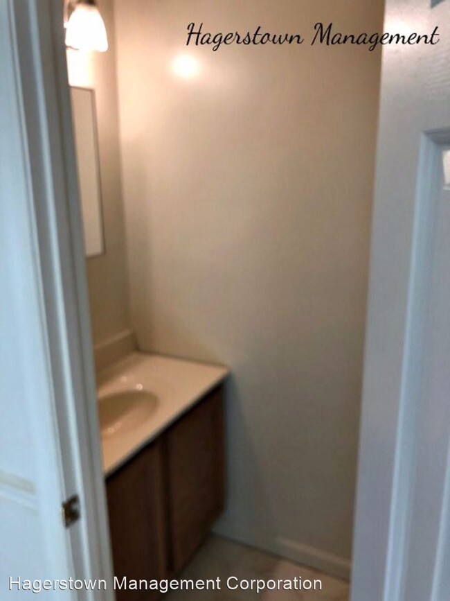 Foto del edificio - 3 br, 1.5 bath House - 10817 Bower Avenue