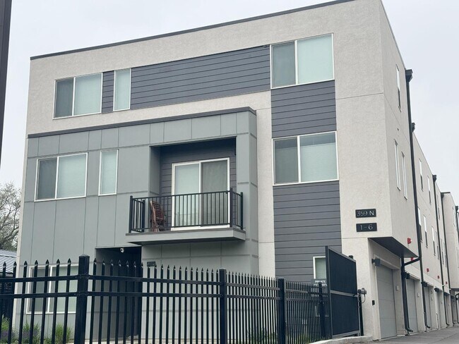 Foto del edificio - 359 N 700 W