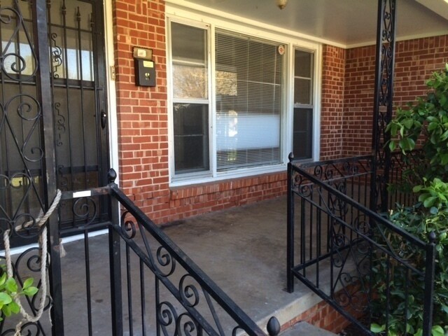 Building Photo - Fantastic Central Norman 3 Bed 1 Bath