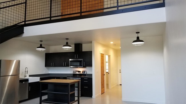 Foto del edificio - 738 W Antler Ave