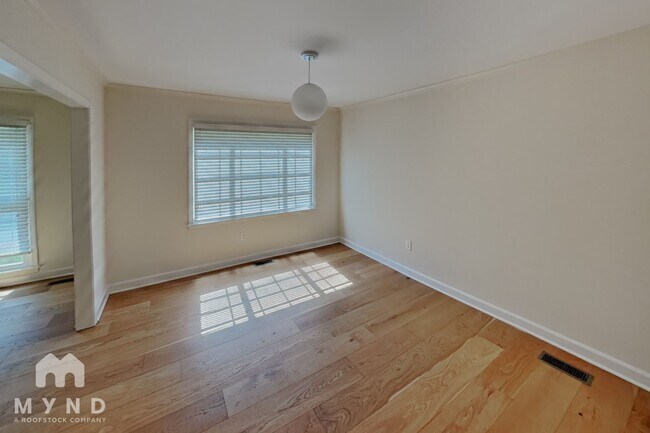 Foto del edificio - 2335 Hickory Crest Dr