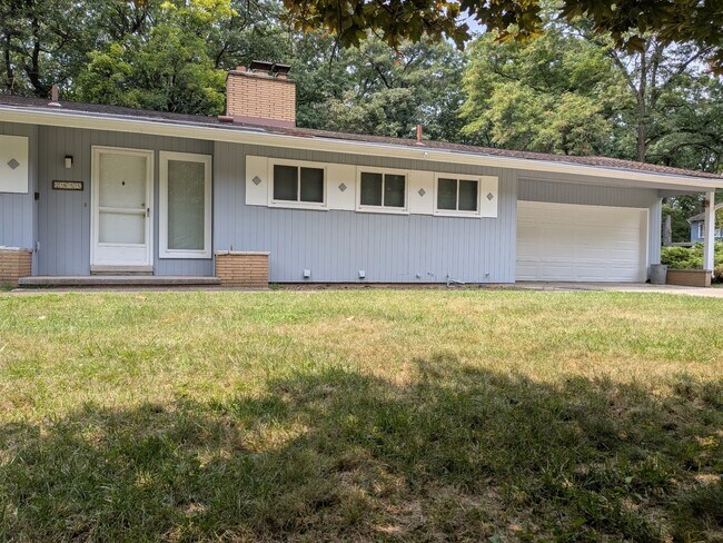 Foto del edificio - 2855 Whippoorwill Ln