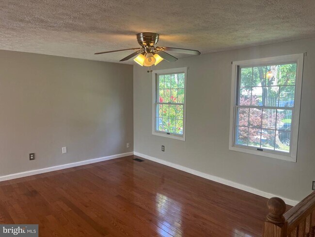 Foto del edificio - 8034 Andiron Ln