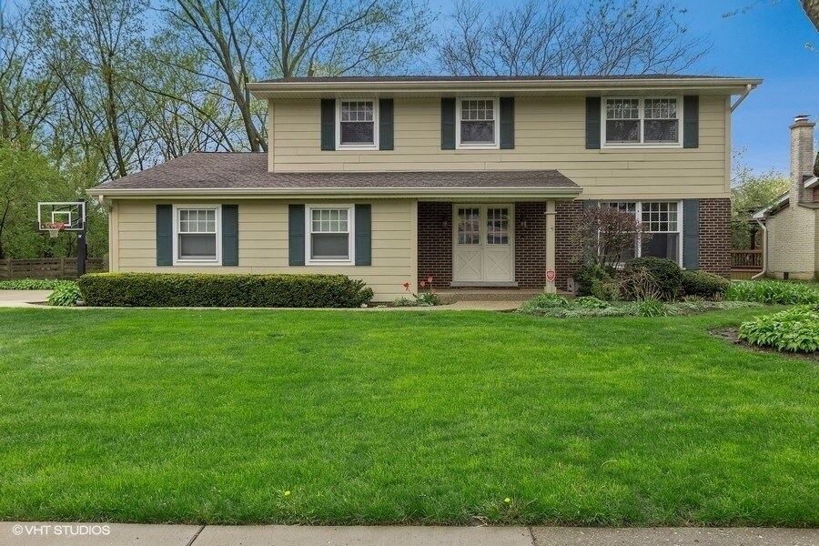 1700 Longvalley Dr, Northbrook, IL 60062 House for Rent in Northbrook