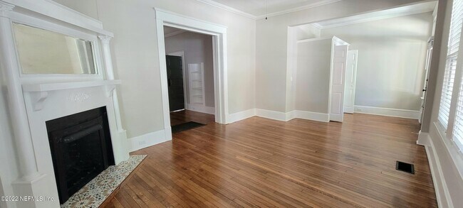 Building Photo - 554 Lancaster St