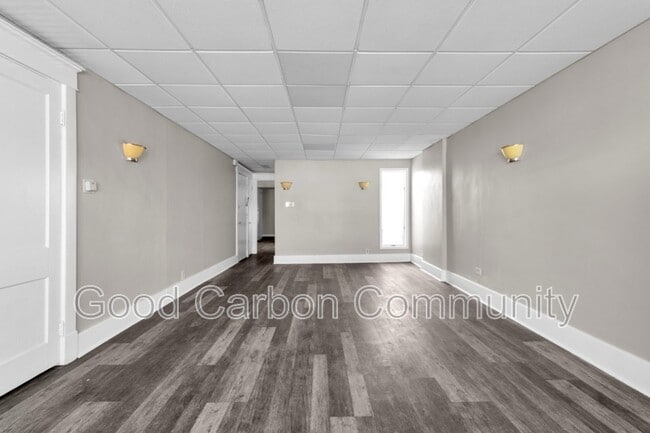 Foto del edificio - 1247 Hertel Ave