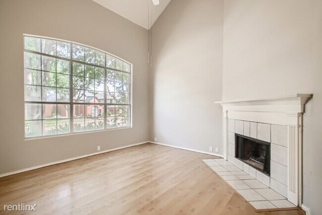 Foto del edificio - 3 br, 2.5 bath House - 10317 Burgundy Driv...