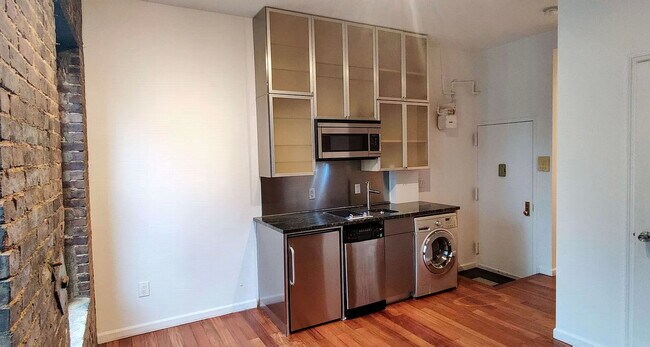 Building Photo - 157 Rivington St