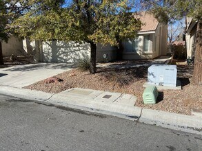 Building Photo - 9828 Double Rock Dr