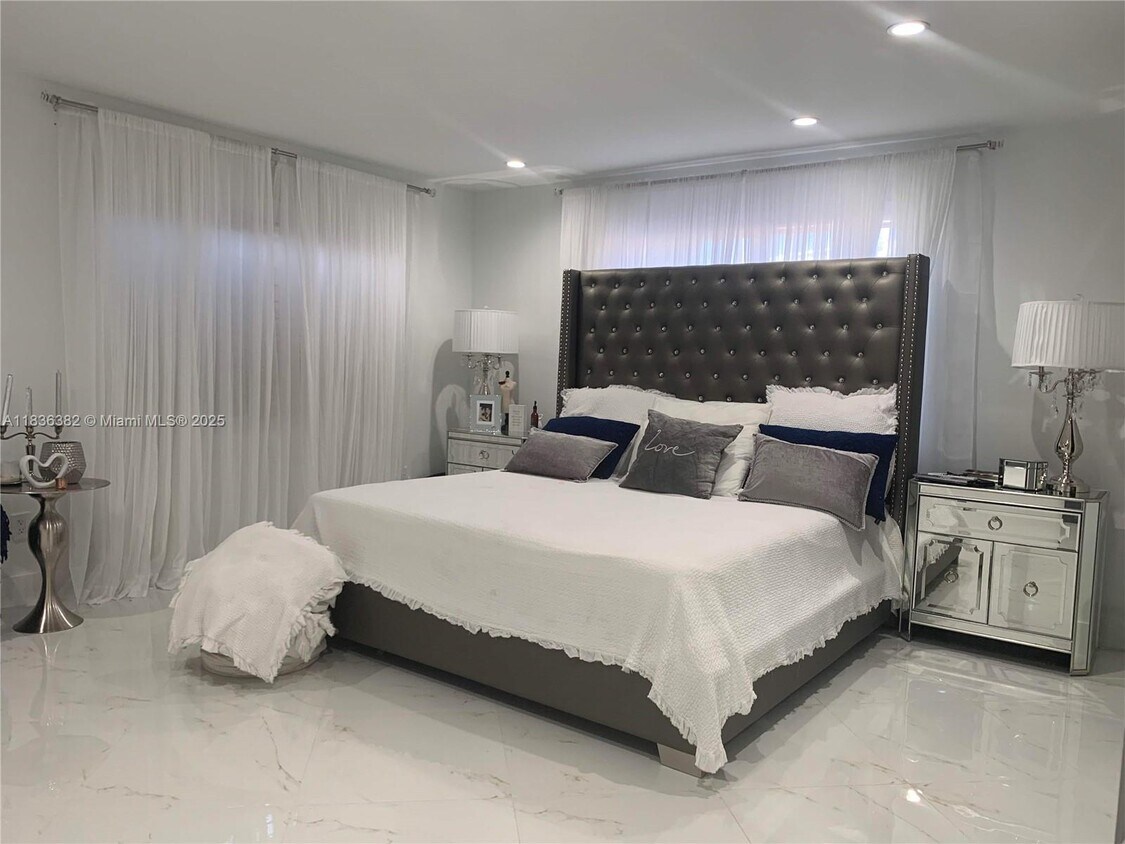 Foto principal - 13611 SW 77th St