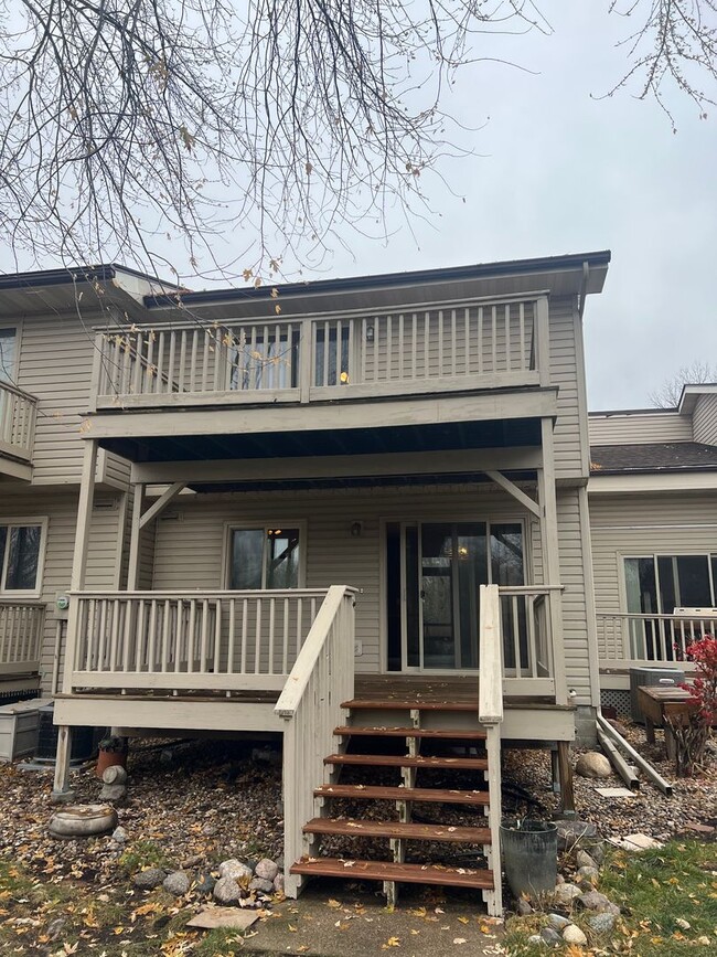 Building Photo - Townhome for Rent