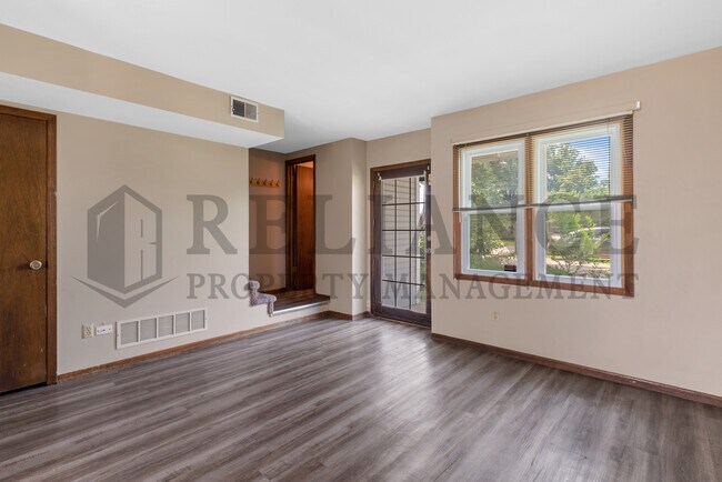 Foto del edificio - 7206 W Douglas Ave
