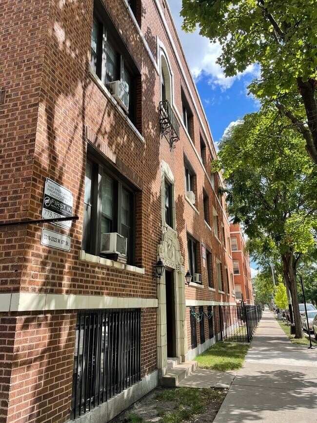 Foto del edificio - 3316 W 67th St