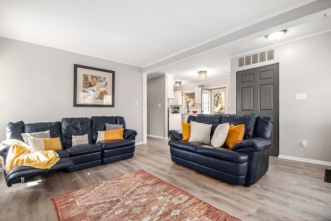 Foto del edificio - 2071 Winewood Ave