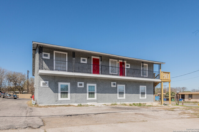 Building Photo - 2305 Pinn Rd