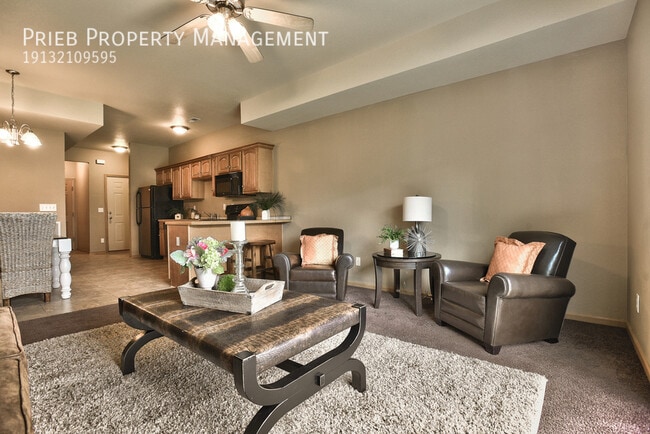 Building Photo - 824 S Woodson Ct