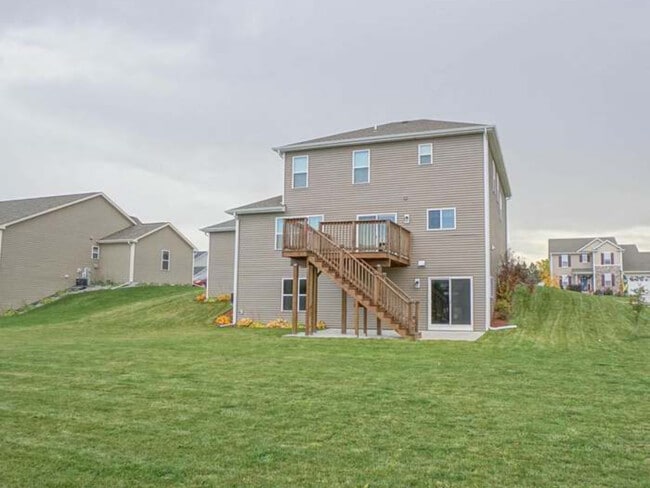 Building Photo - 1200 Juniper Ln