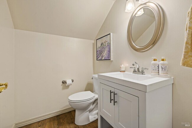 Foto del edificio - 470 Eastin Dr