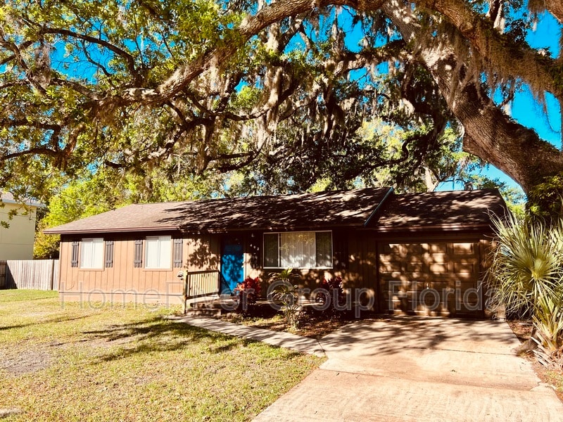 Primary Photo - 402 N Finley Ave