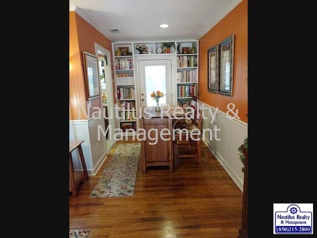 Building Photo - 1117 Lisenby Ave