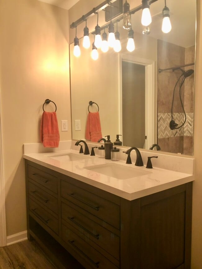 Building Photo - 9947 Reindeer Way Ln