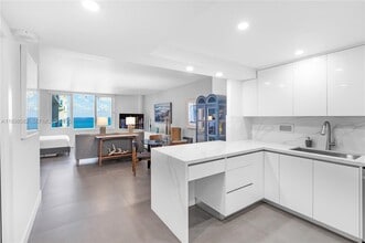 Building Photo - 2301 Collins Ave