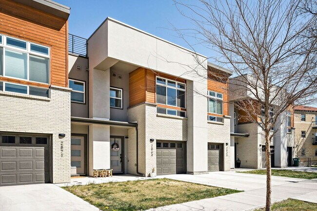 Building Photo - 2869 W Parkside Pl