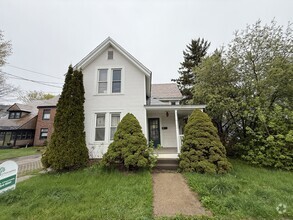 Building Photo - 19 Platt St